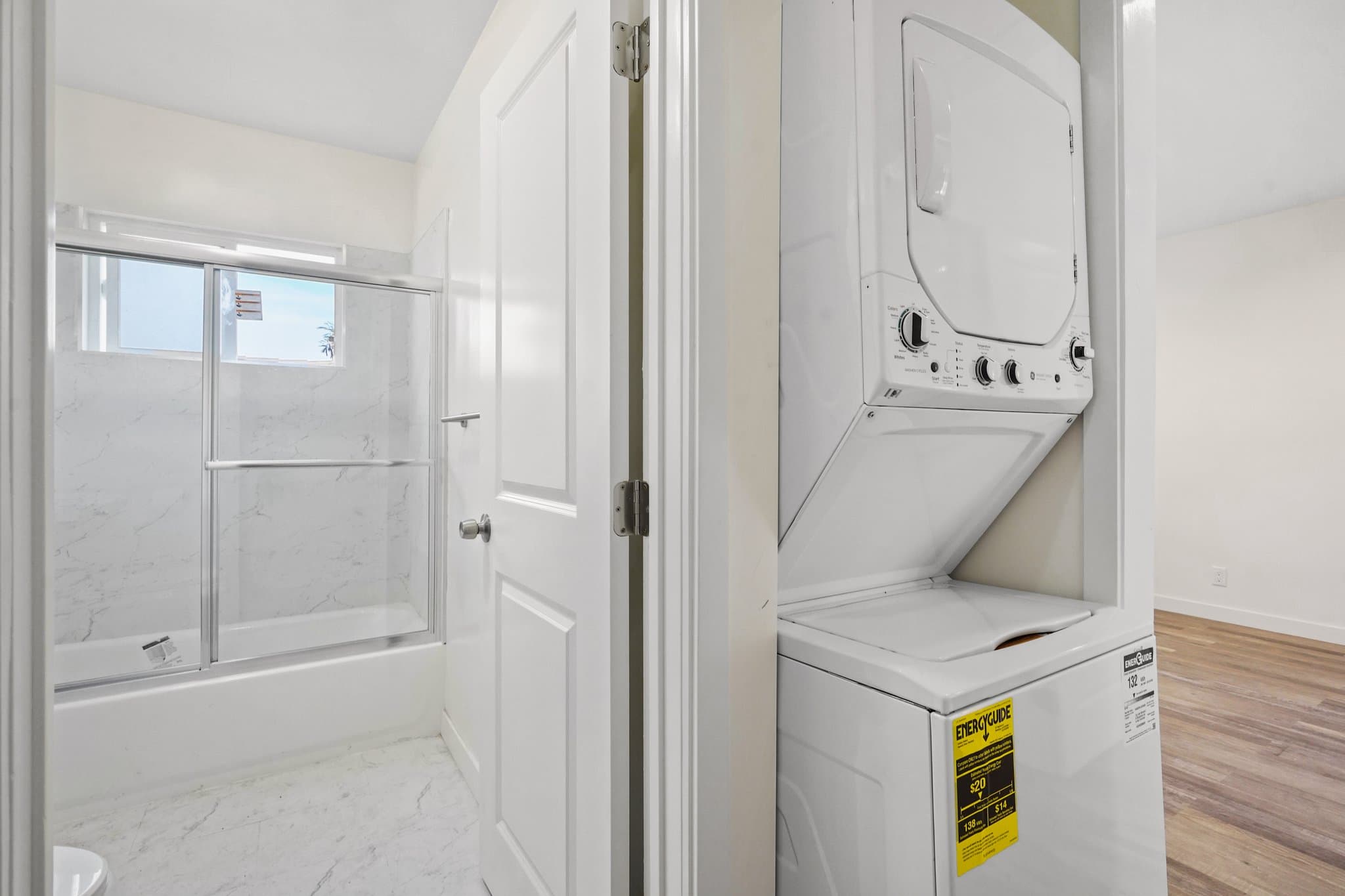 Los Angeles Apartment: 415 Loma Dr