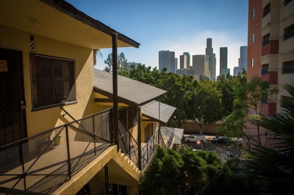 Los Angeles Apartment: 415 Loma Dr