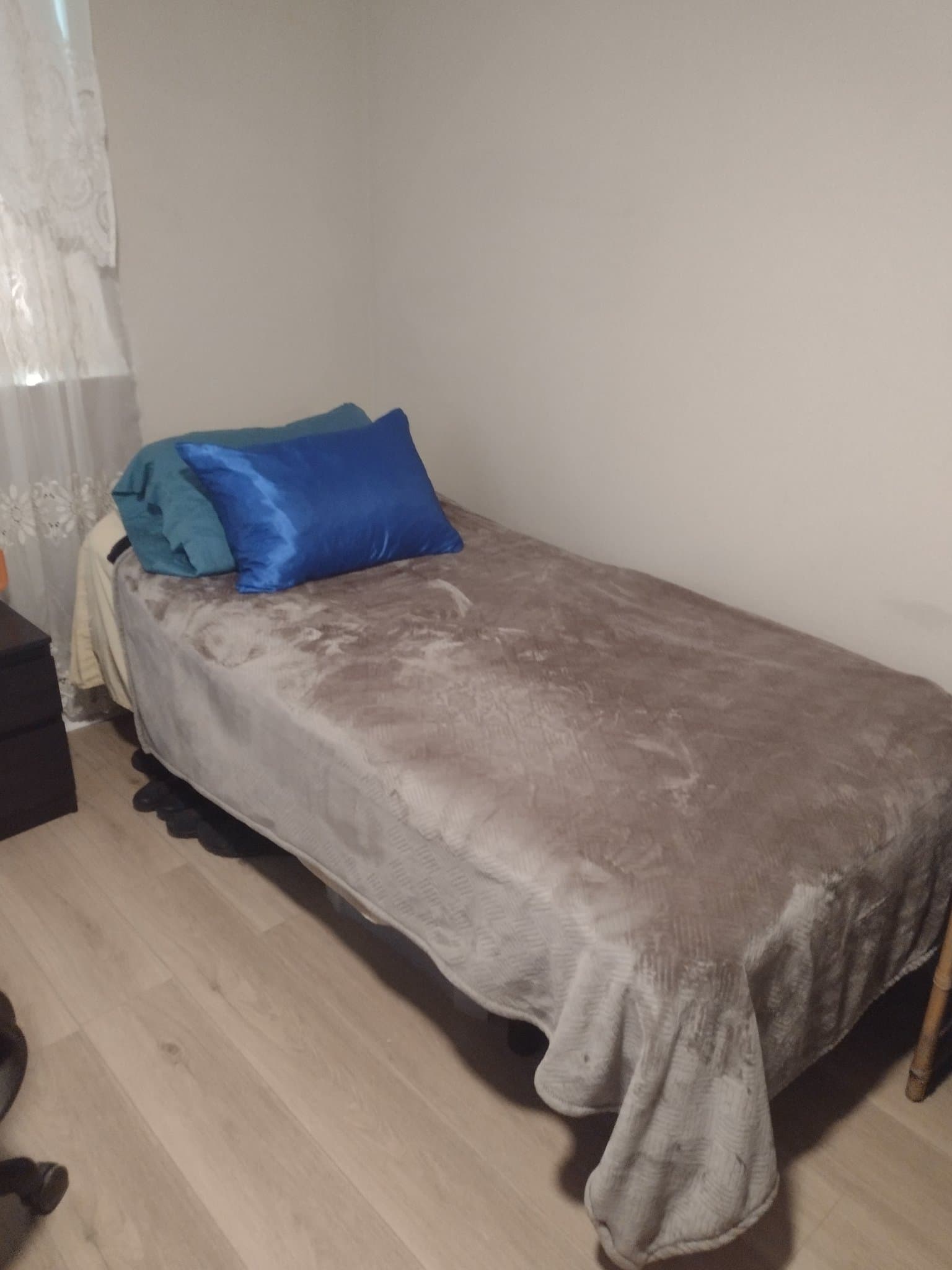 Rancho Cordova Single Room: 10500 Glenview Way