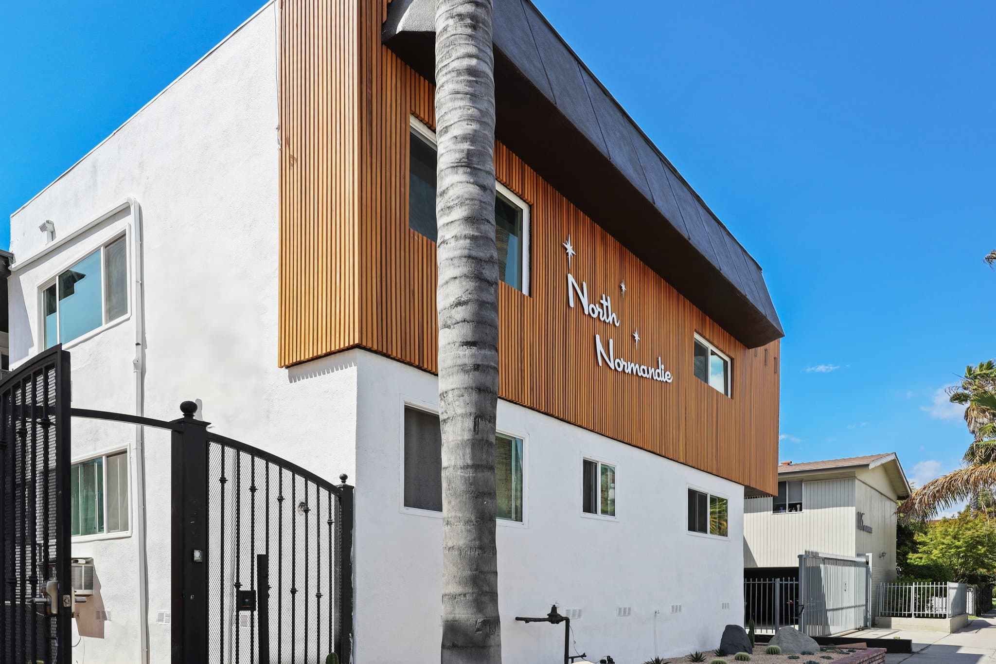 Los Angeles Apartment: 111 N Normandie Avenue