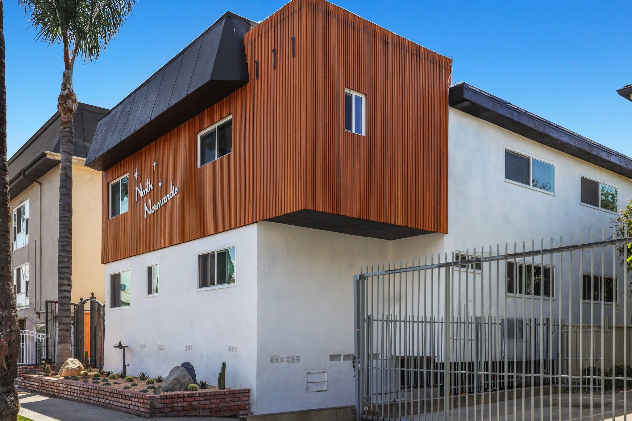 Los Angeles Apartment: 111 N Normandie Avenue