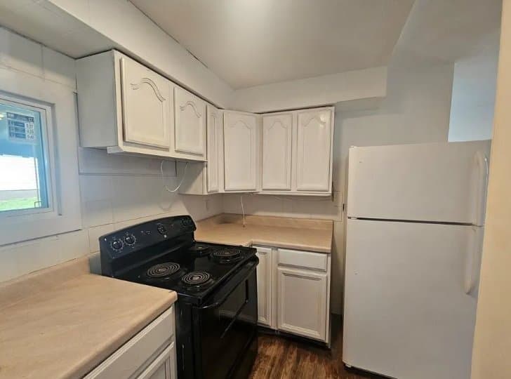 Brackenridge Single Room: 807 Hazlett Ave