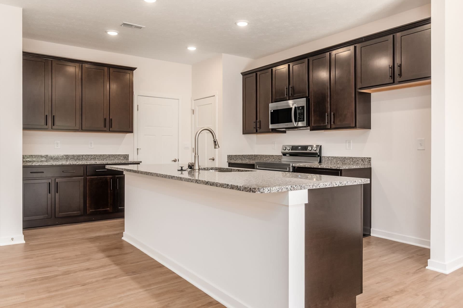 Grove City House: 2787 Horsham Dr