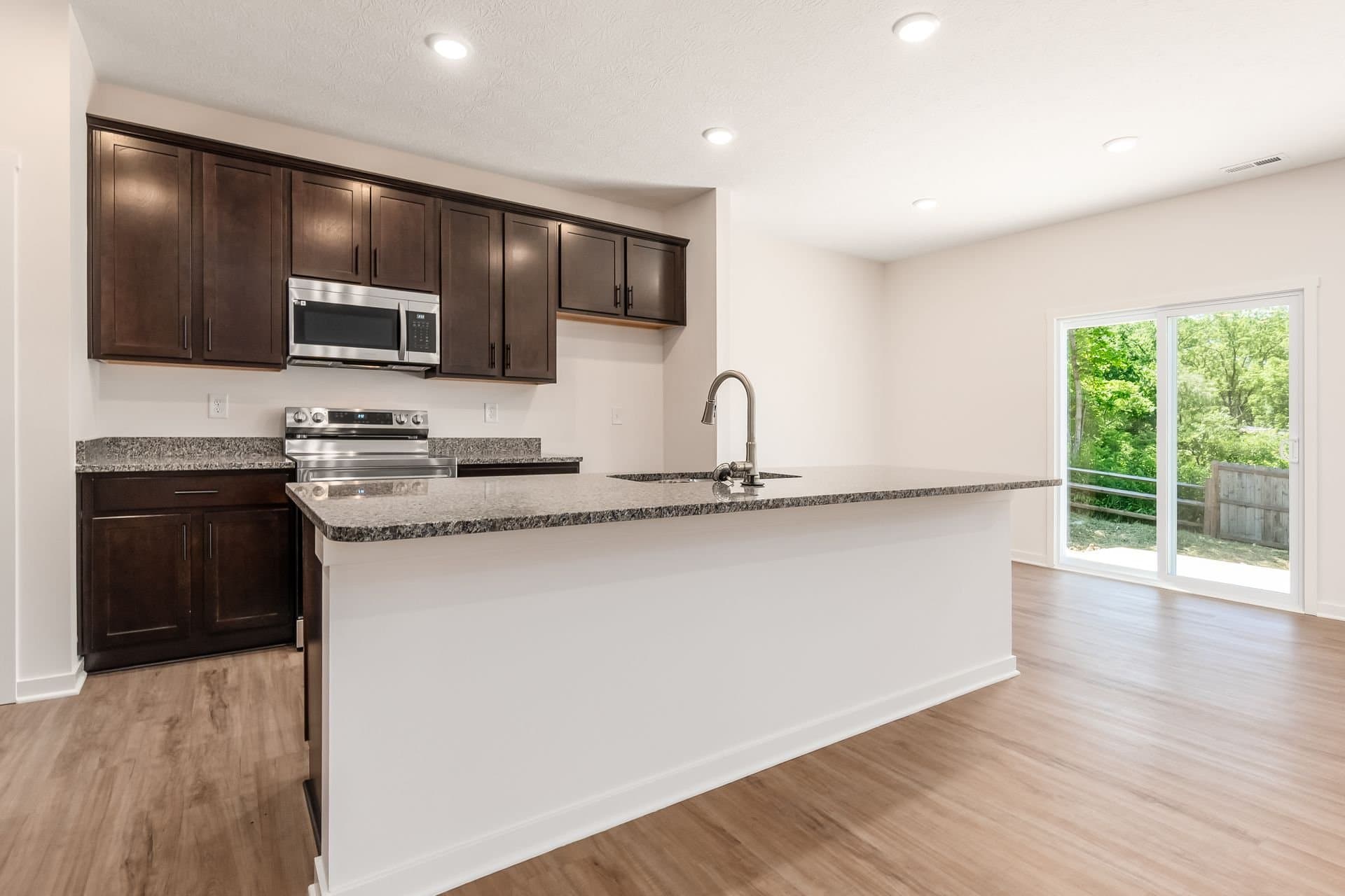 Grove City House: 2787 Horsham Dr