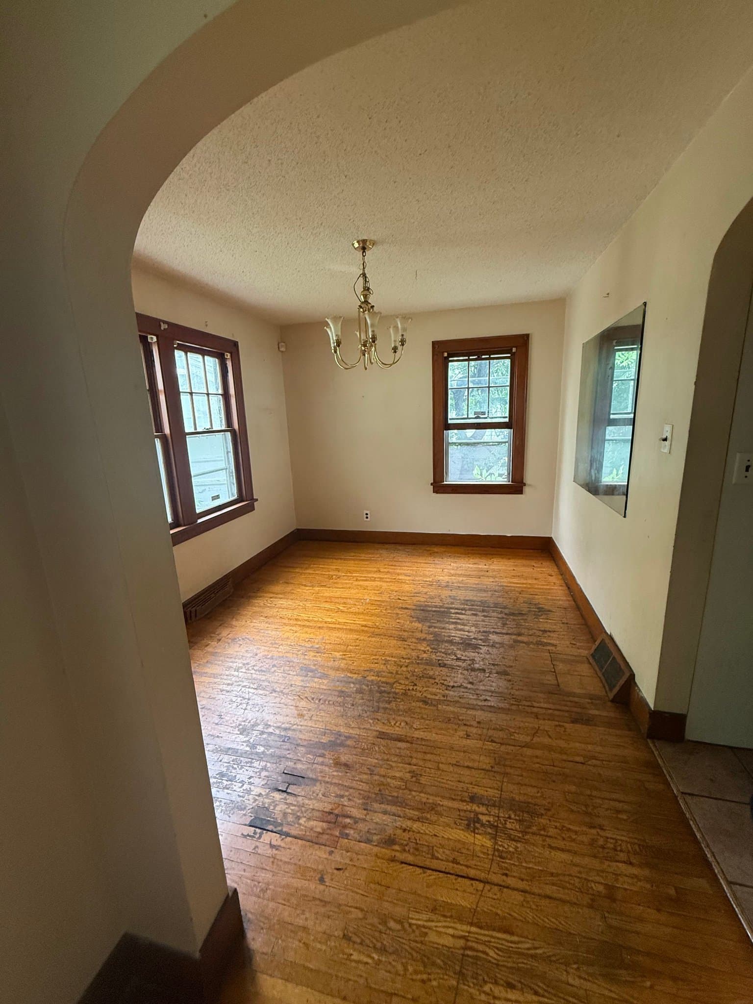 Decatur House: 1073 W Packard St