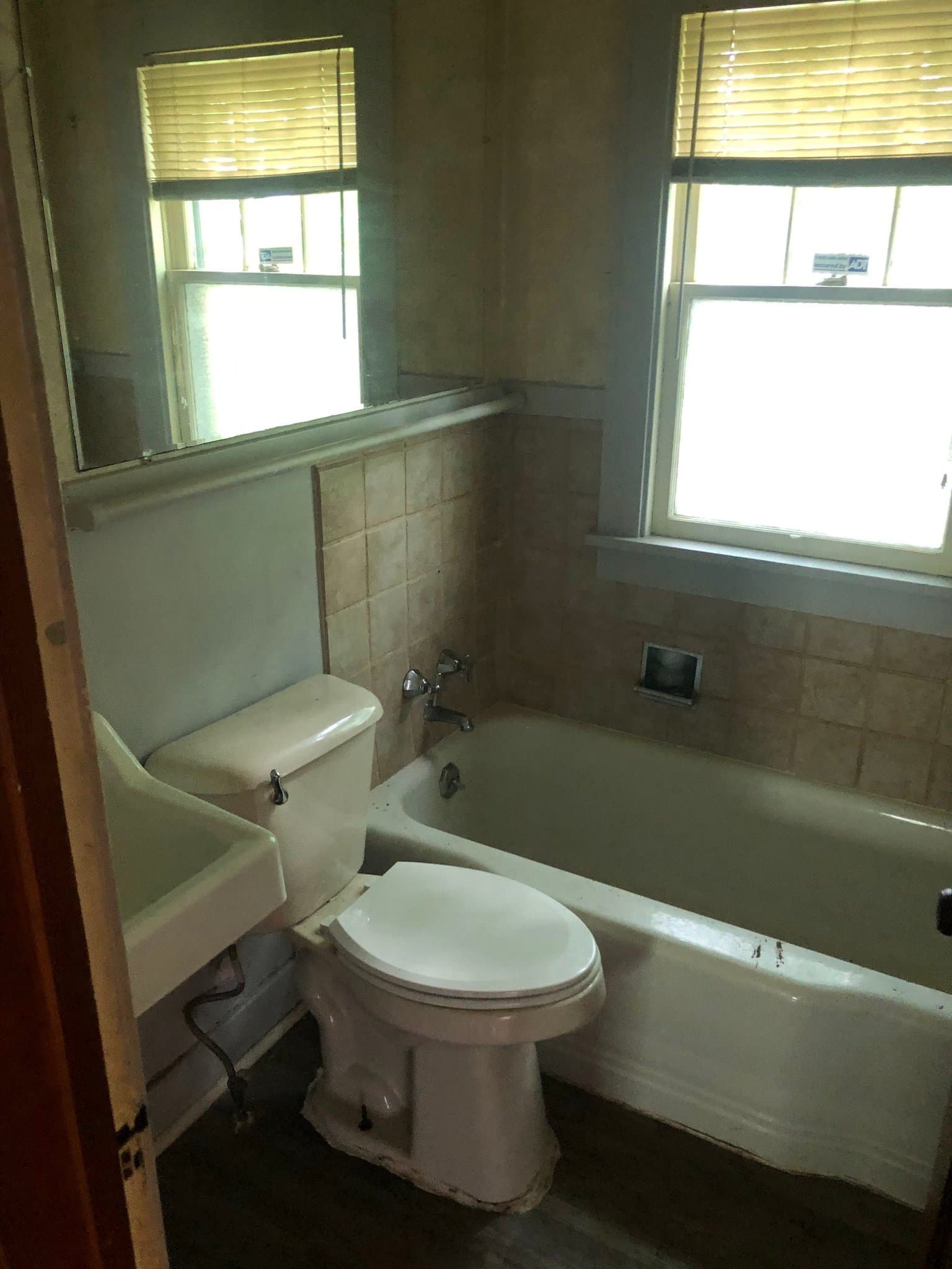 Decatur House: 1073 W Packard St