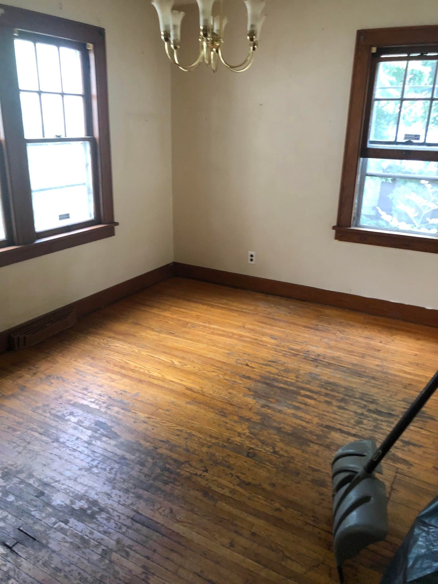 Decatur House: 1073 W Packard St