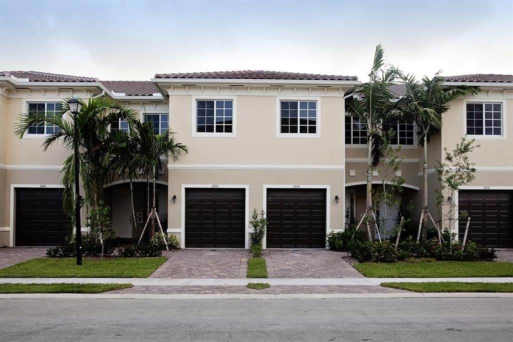 Miramar Townhome: 2844 SW 81 2840