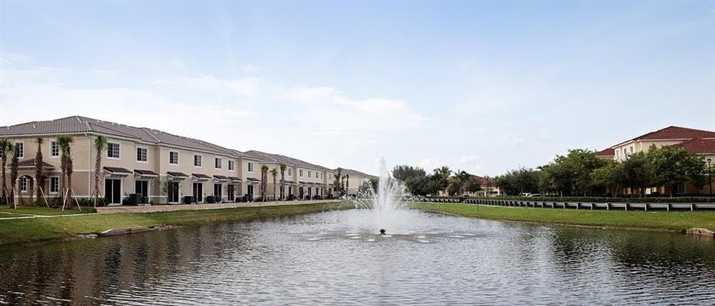 Miramar Townhome: 2844 SW 81 2840