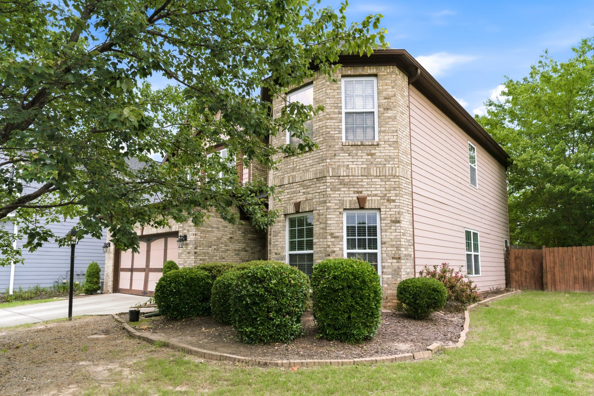 Cumming House: 3210 Warbler Way
