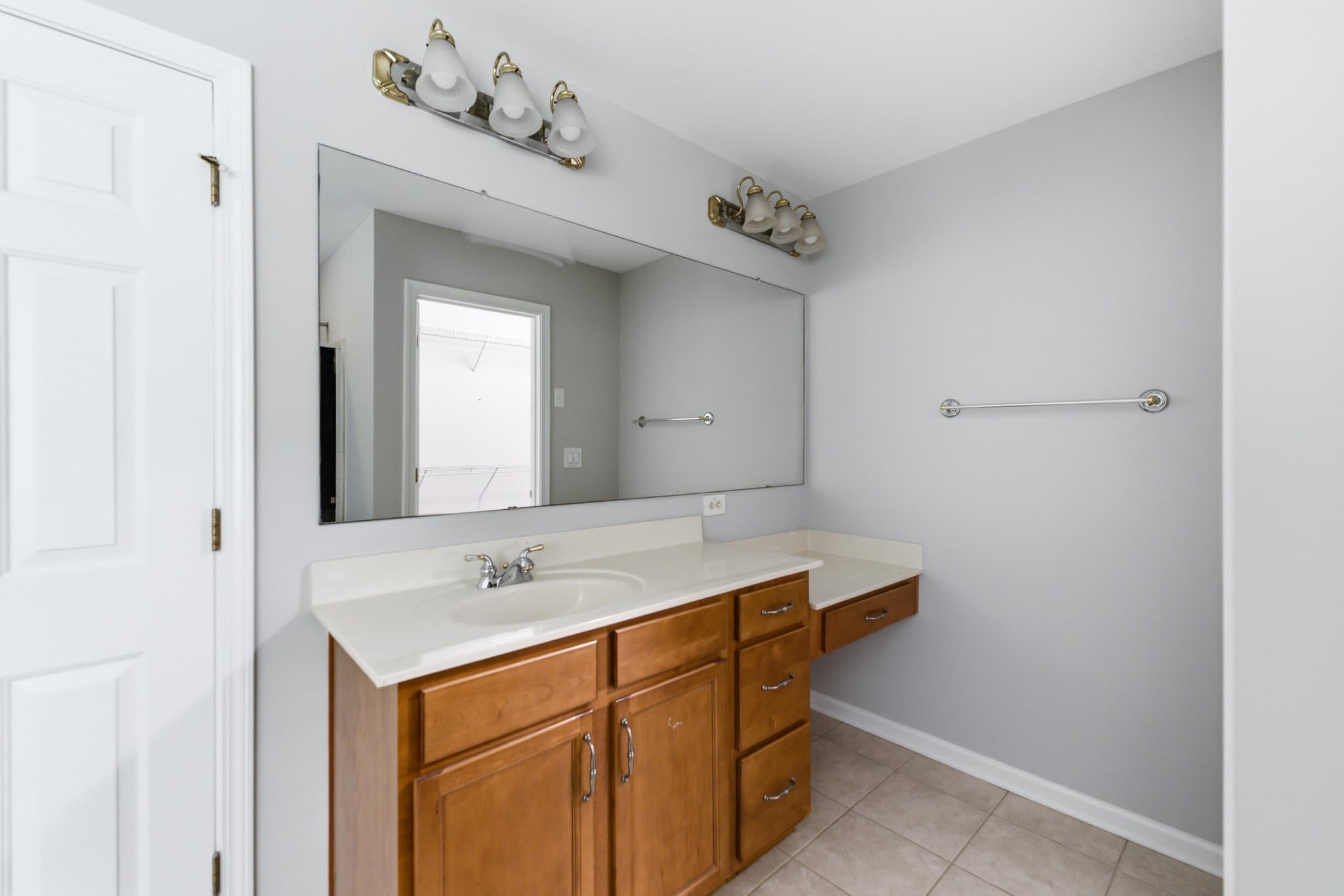 Cumming House: 3210 Warbler Way