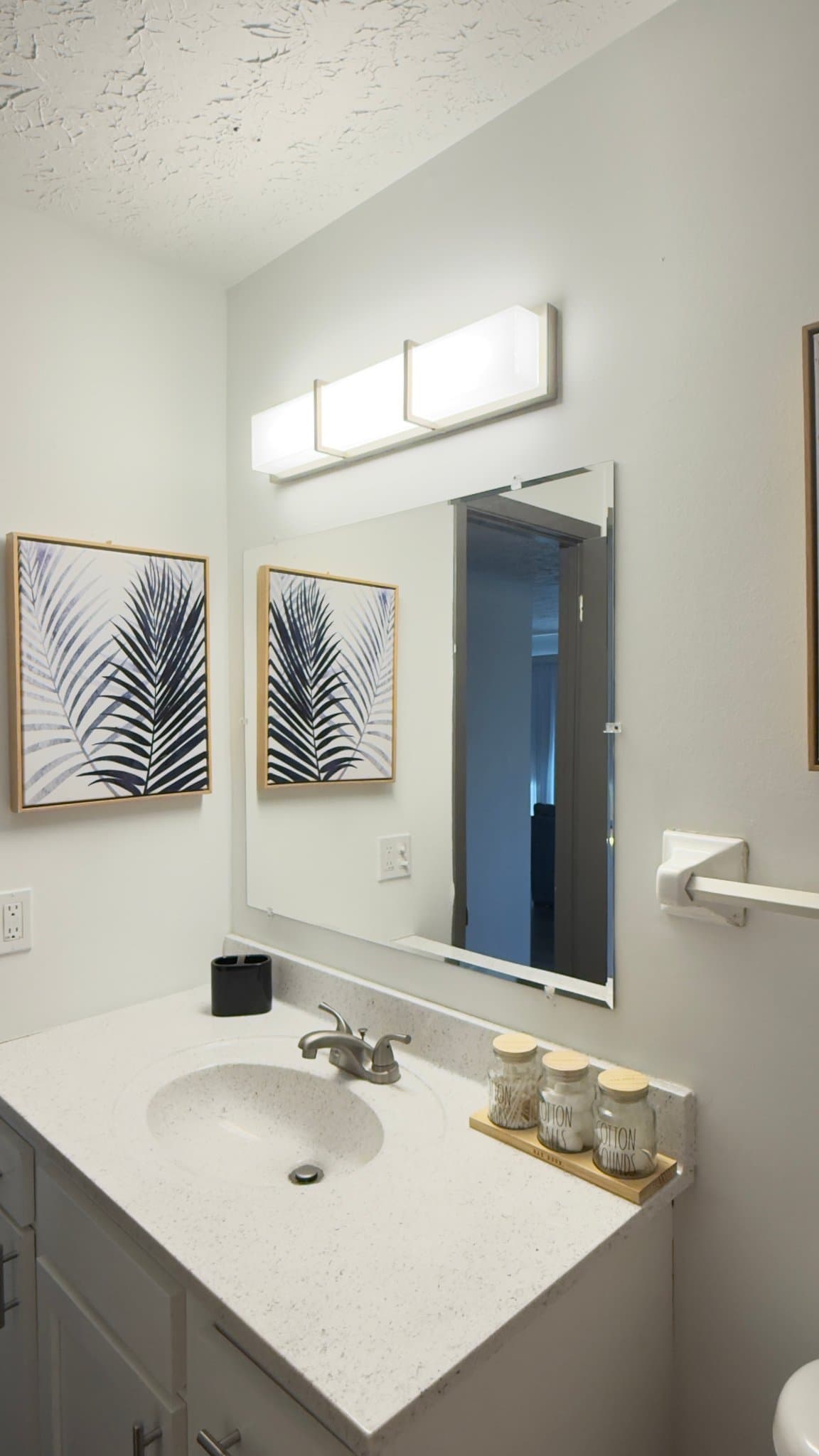 Omaha Apartment: 2506 South 72nd Court