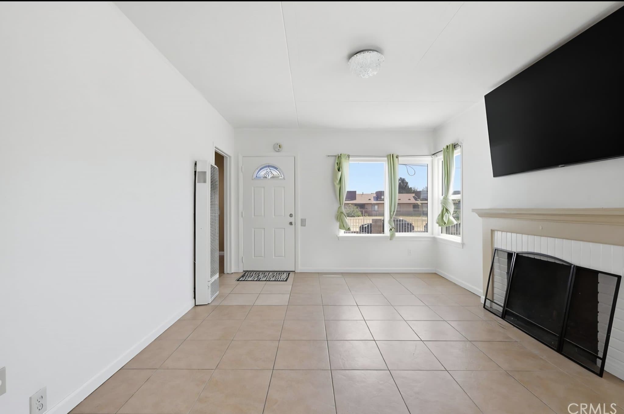 Lancaster House: 557 W Oldfield