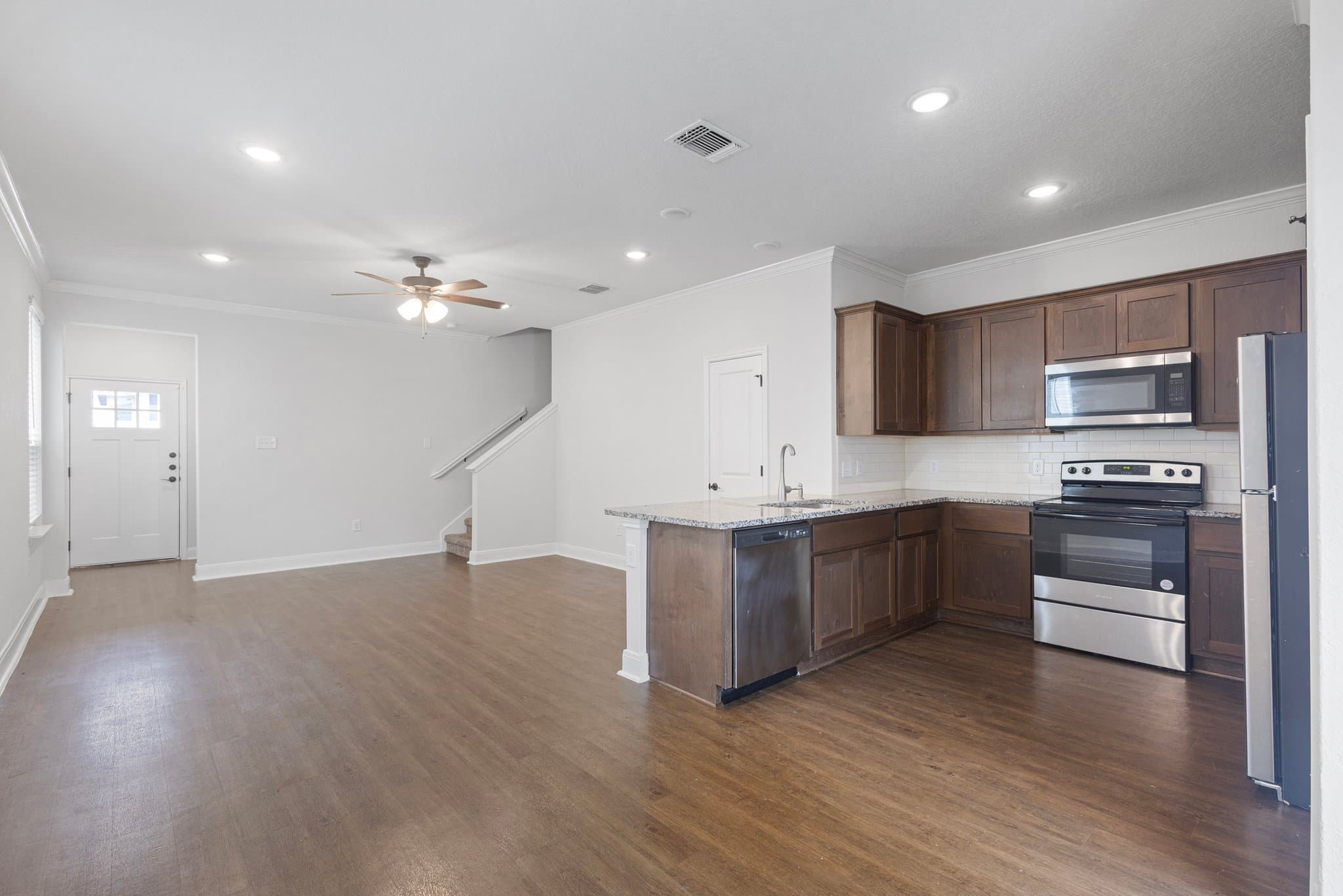 San Antonio Townhome: 10313 Lynwood Vlg