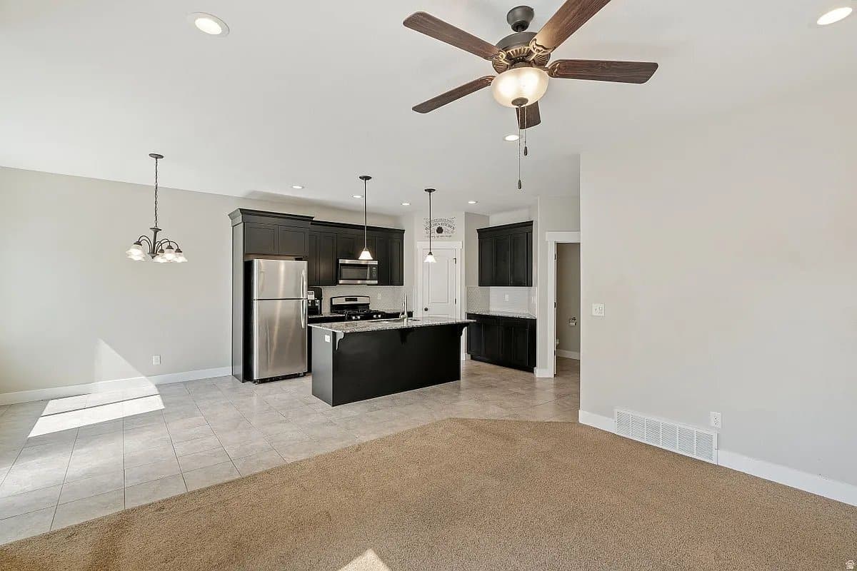 Lehi Single Room: 1721 n 3870 w