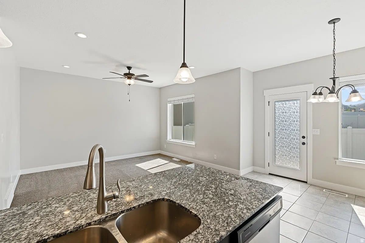Lehi Single Room: 1721 n 3870 w