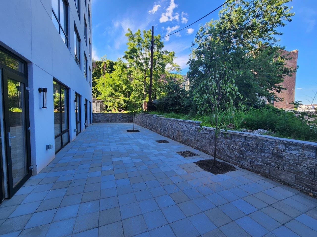 Newark Apartment: 75 webster st