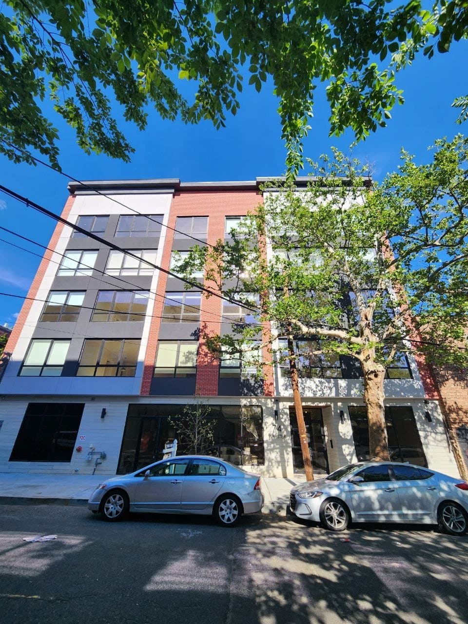 Newark Apartment: 75 webster st