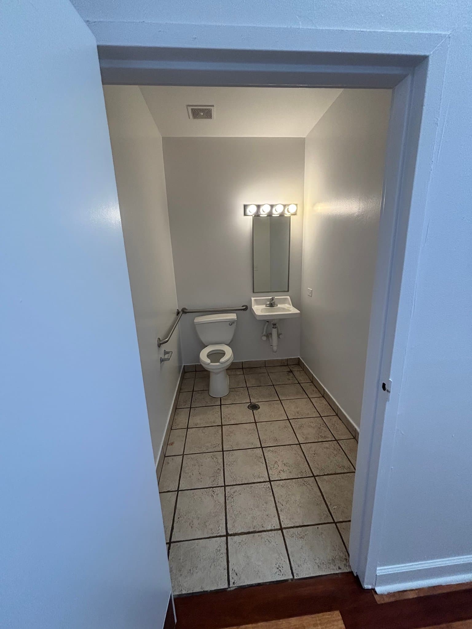 Oak Park Other: 6116 W Roosevelt Rd