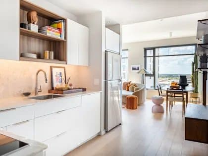 Dallas Apartment: 1930 Hi Line Drive