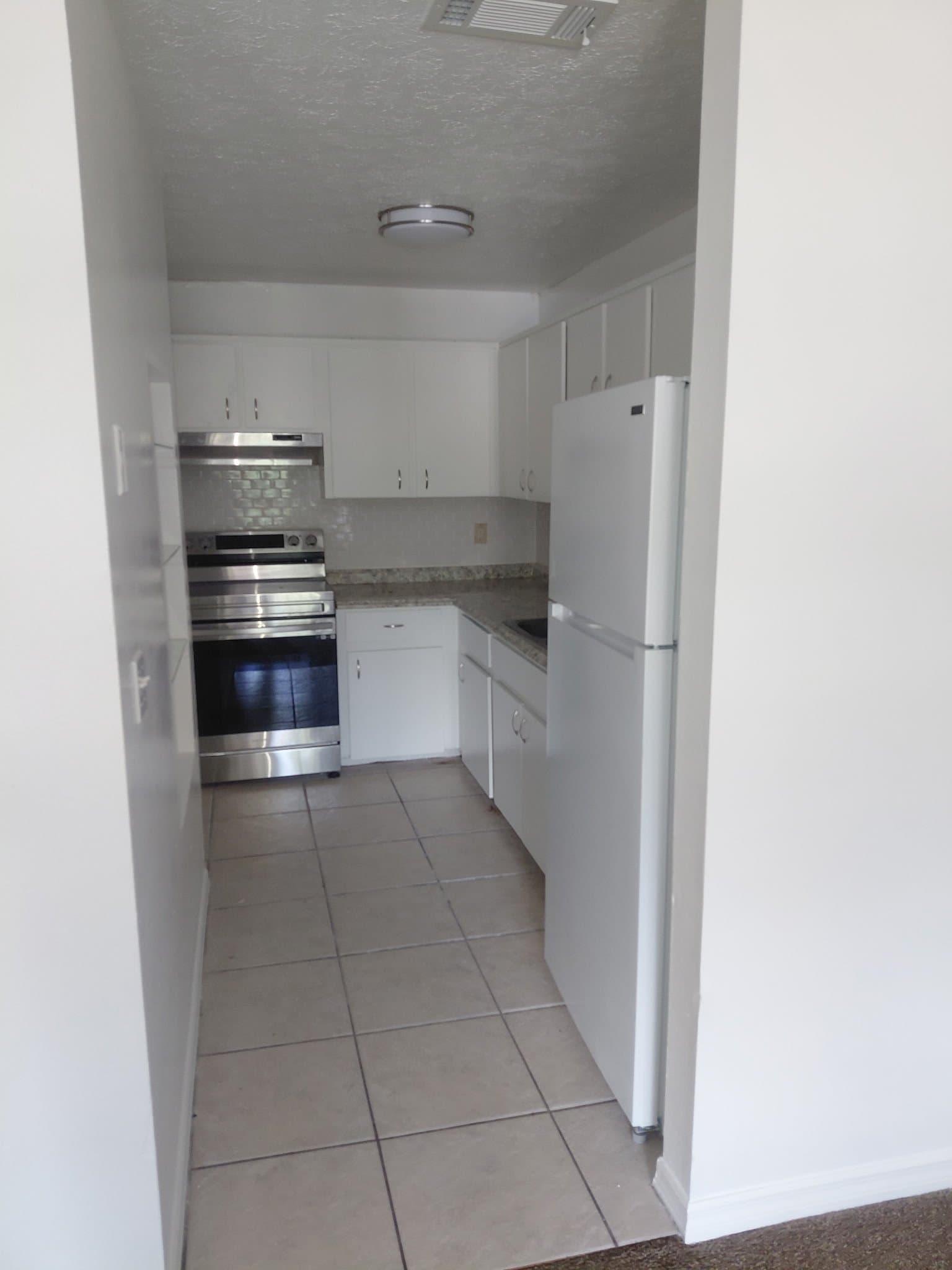 New Port Richey Apartment: 6436 Pennsylvania Ave. Apt 8