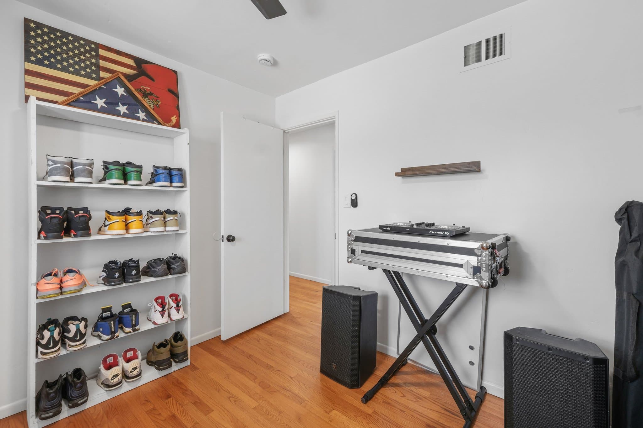 Spring Valley Single Room: 1357 Cornwall st