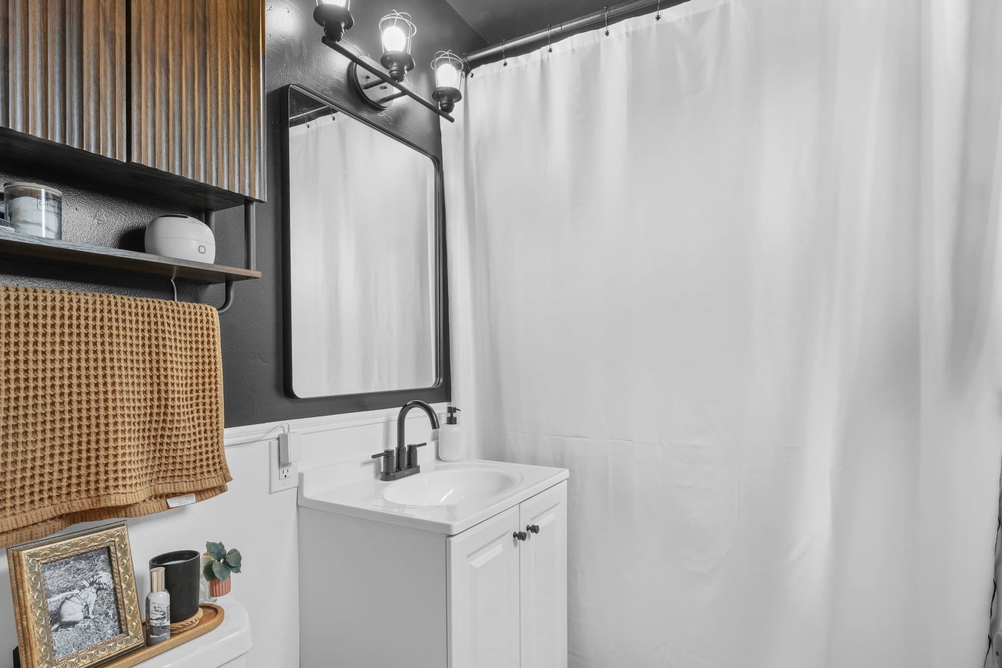 Spring Valley Single Room: 1357 Cornwall st