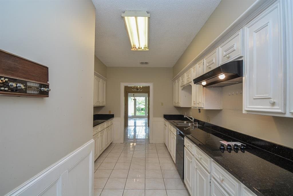 Sugar Land House: 26 Wellington Dr.