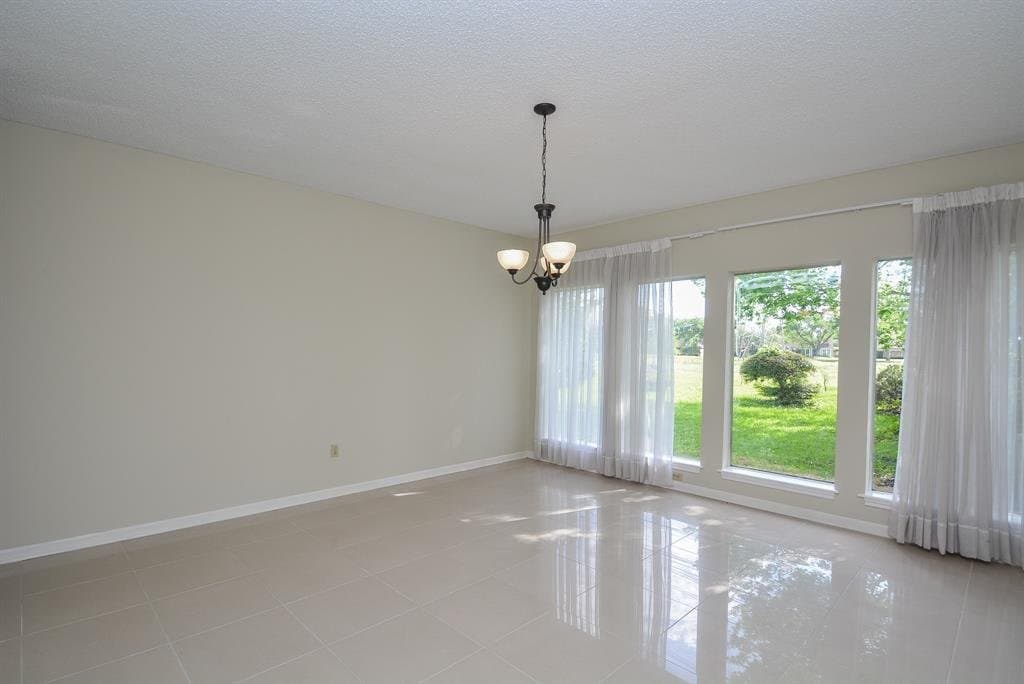 Sugar Land House: 26 Wellington Dr.