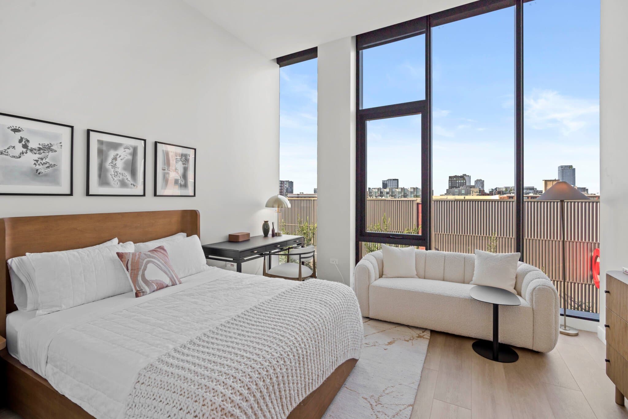 Chicago Apartment: 1091 West VanBuren St