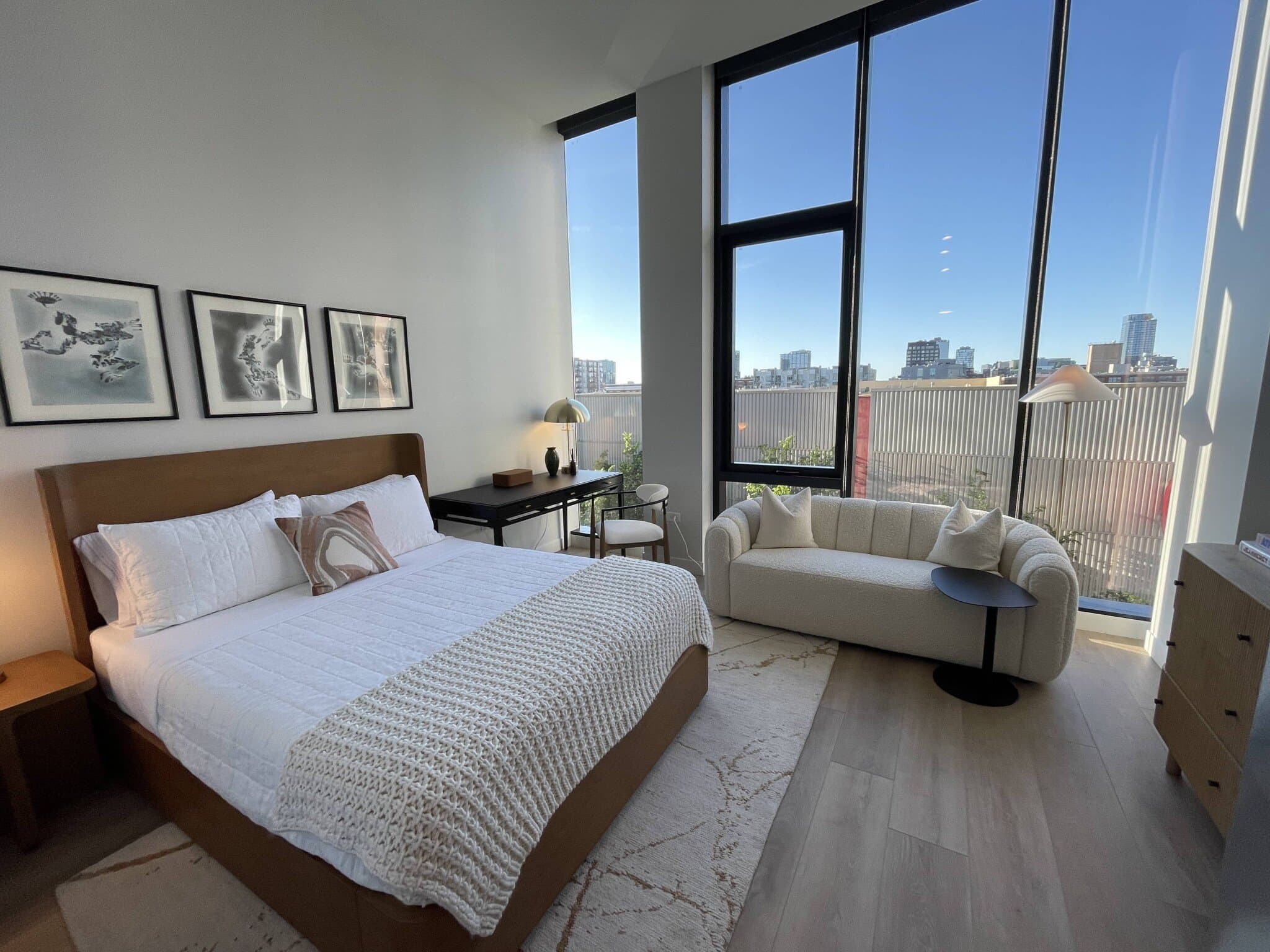 Chicago Apartment: 1091 West VanBuren St