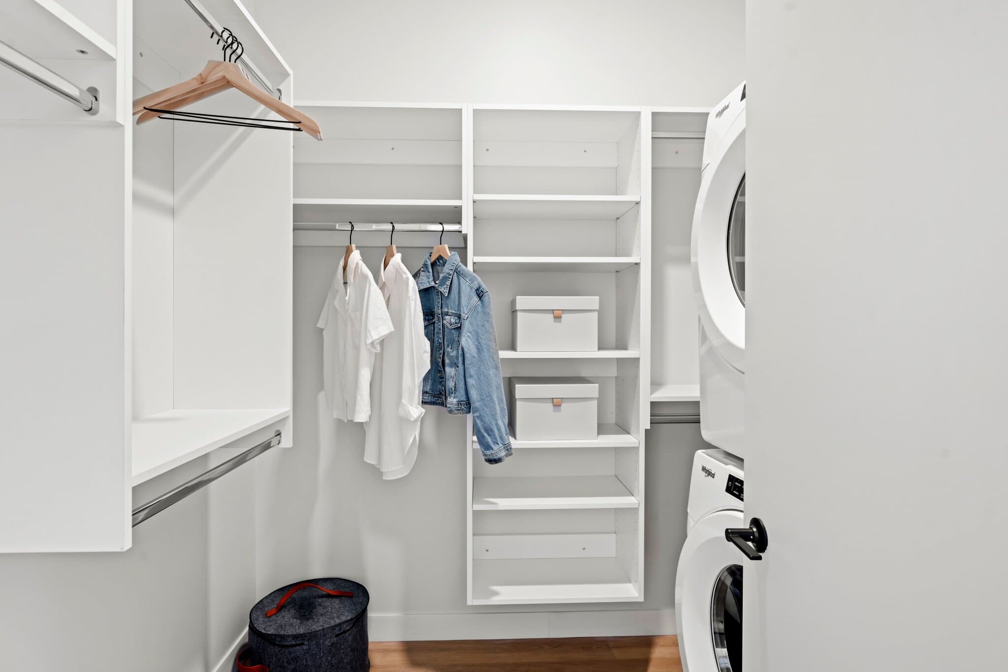 Chicago Apartment: 1091 West VanBuren St