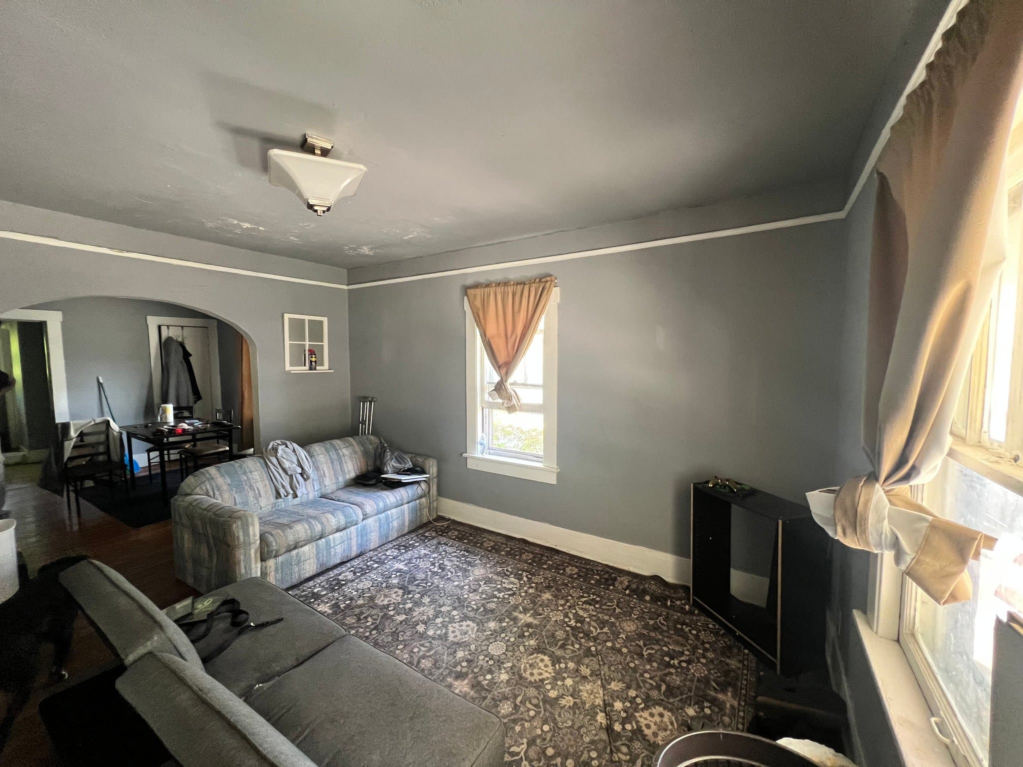 Decatur House: 1258 E Division St
