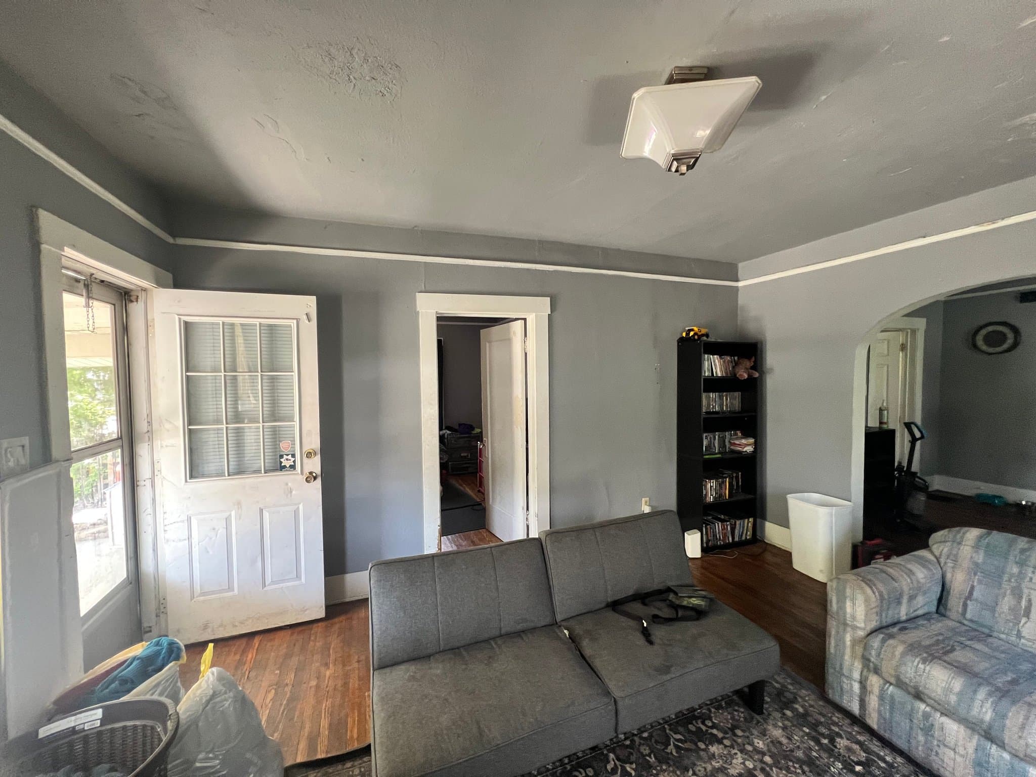 Decatur House: 1258 E Division St