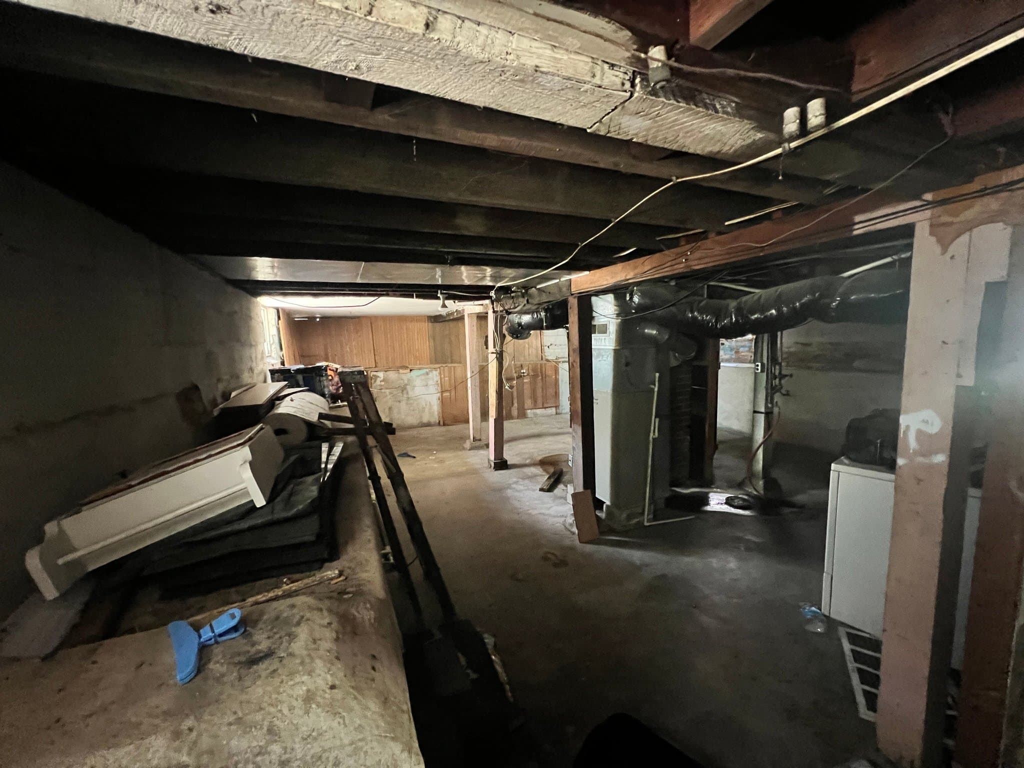 Decatur House: 1258 E Division St