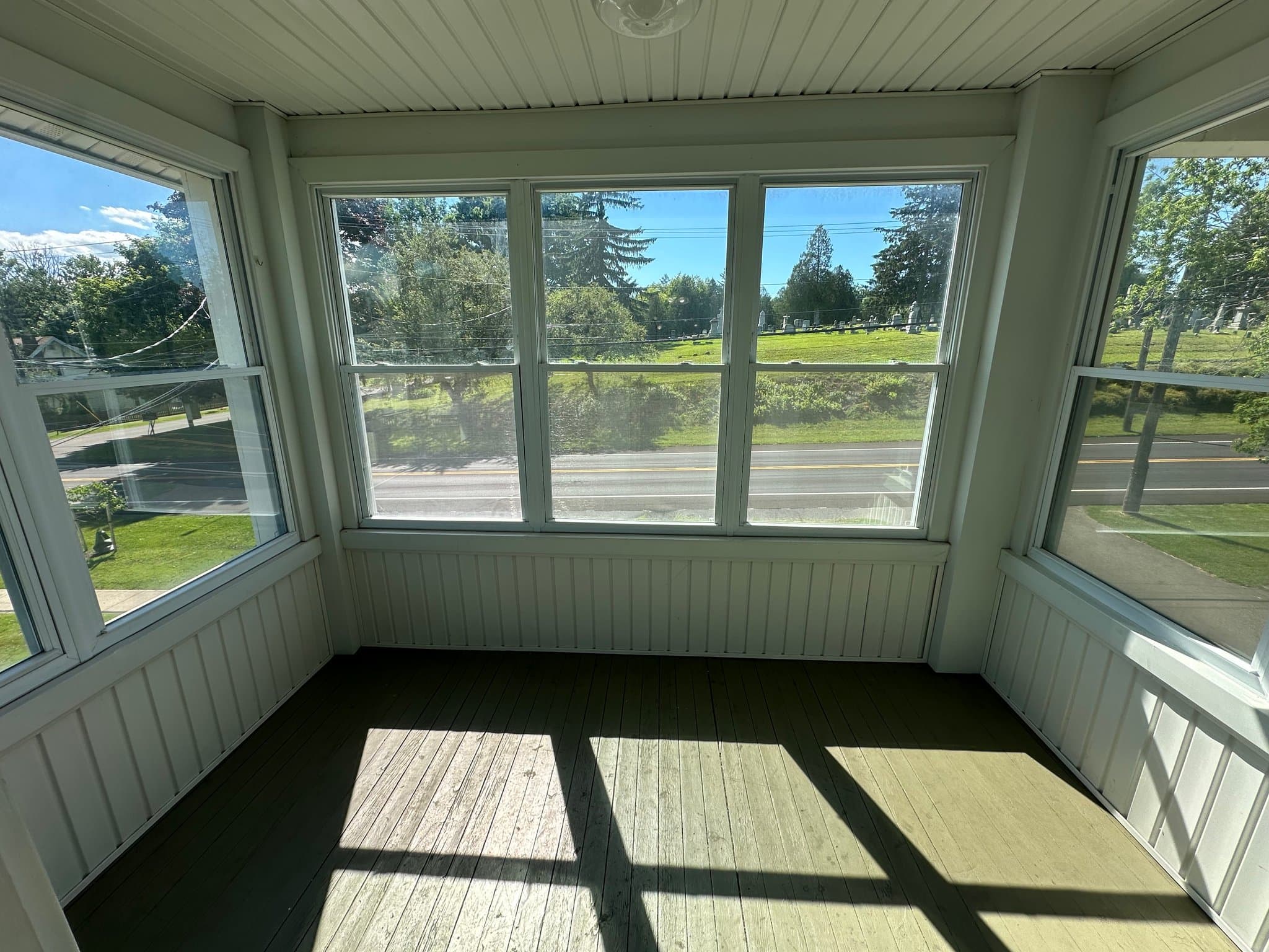 Liverpool Apartment: 902 Tulip Street