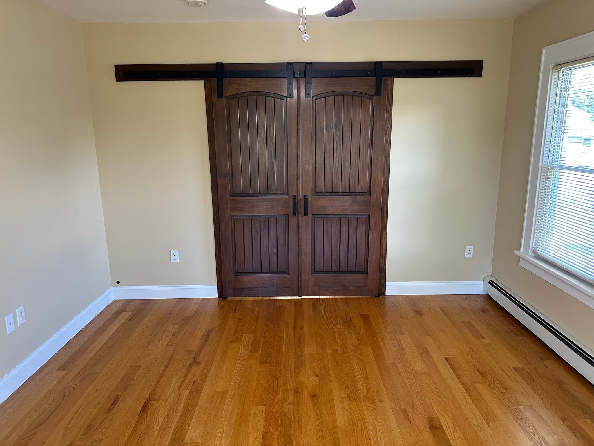 Liverpool Apartment: 902 Tulip Street