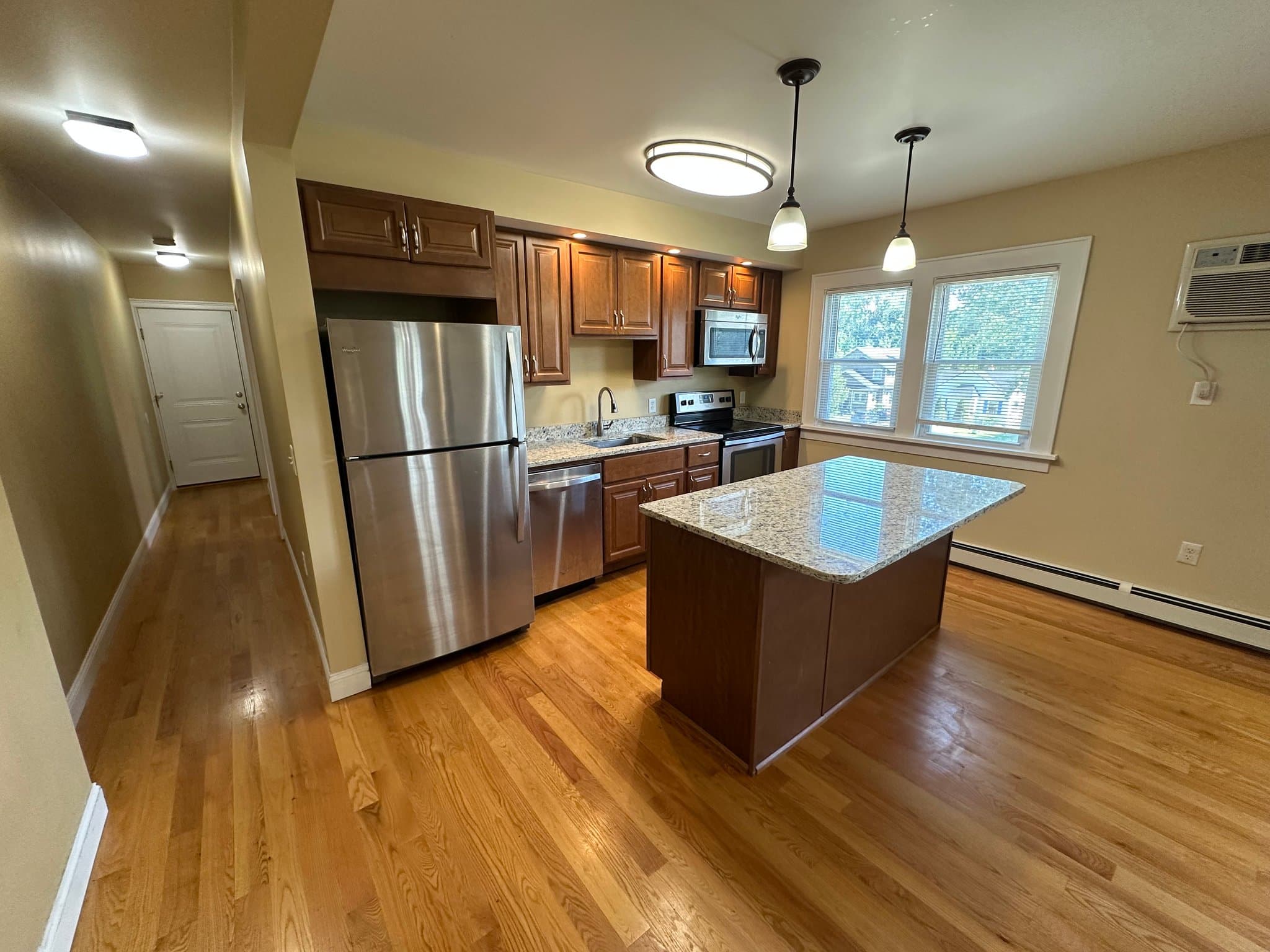 Liverpool Apartment: 902 Tulip Street
