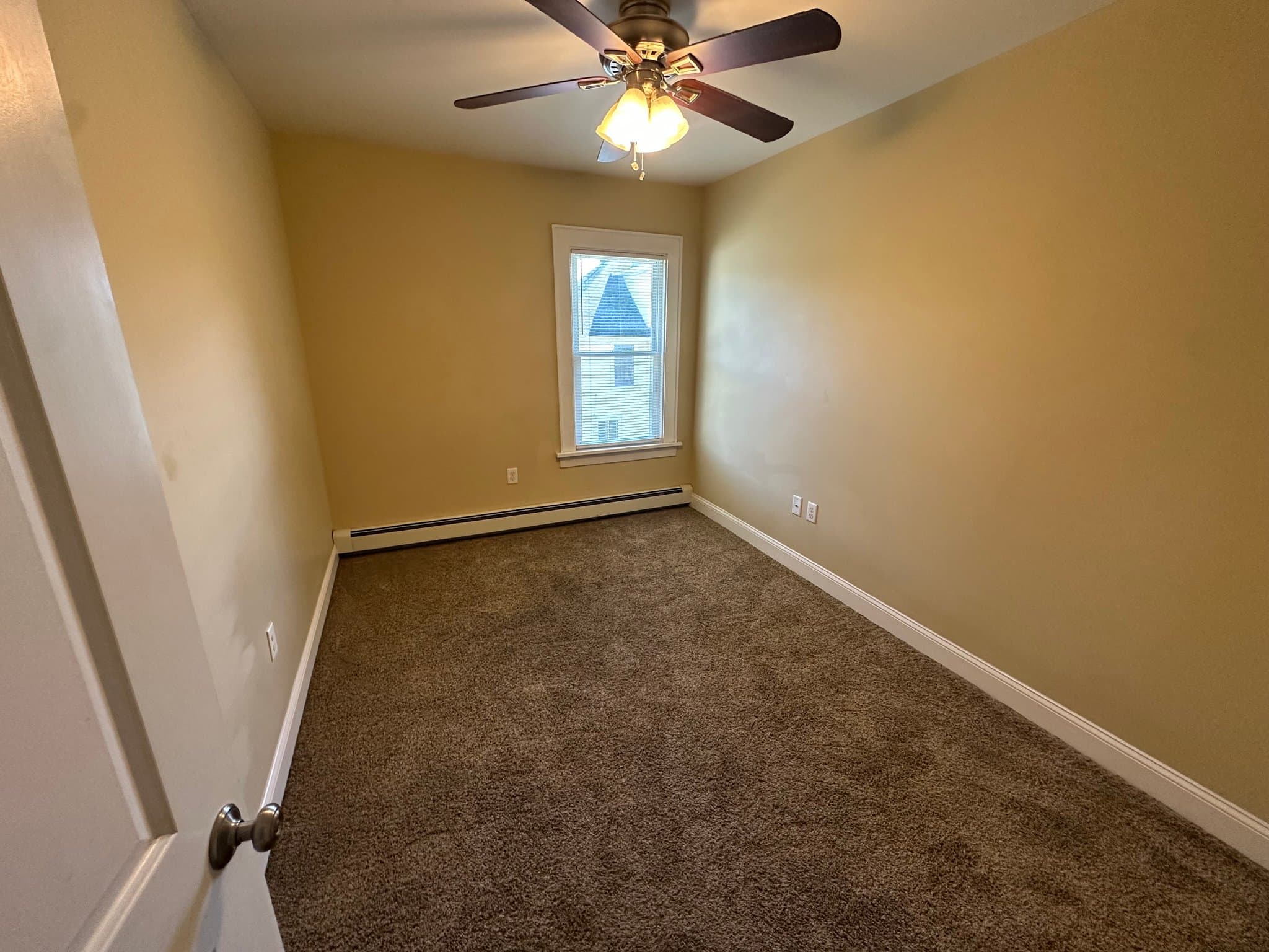 Liverpool Apartment: 902 Tulip Street