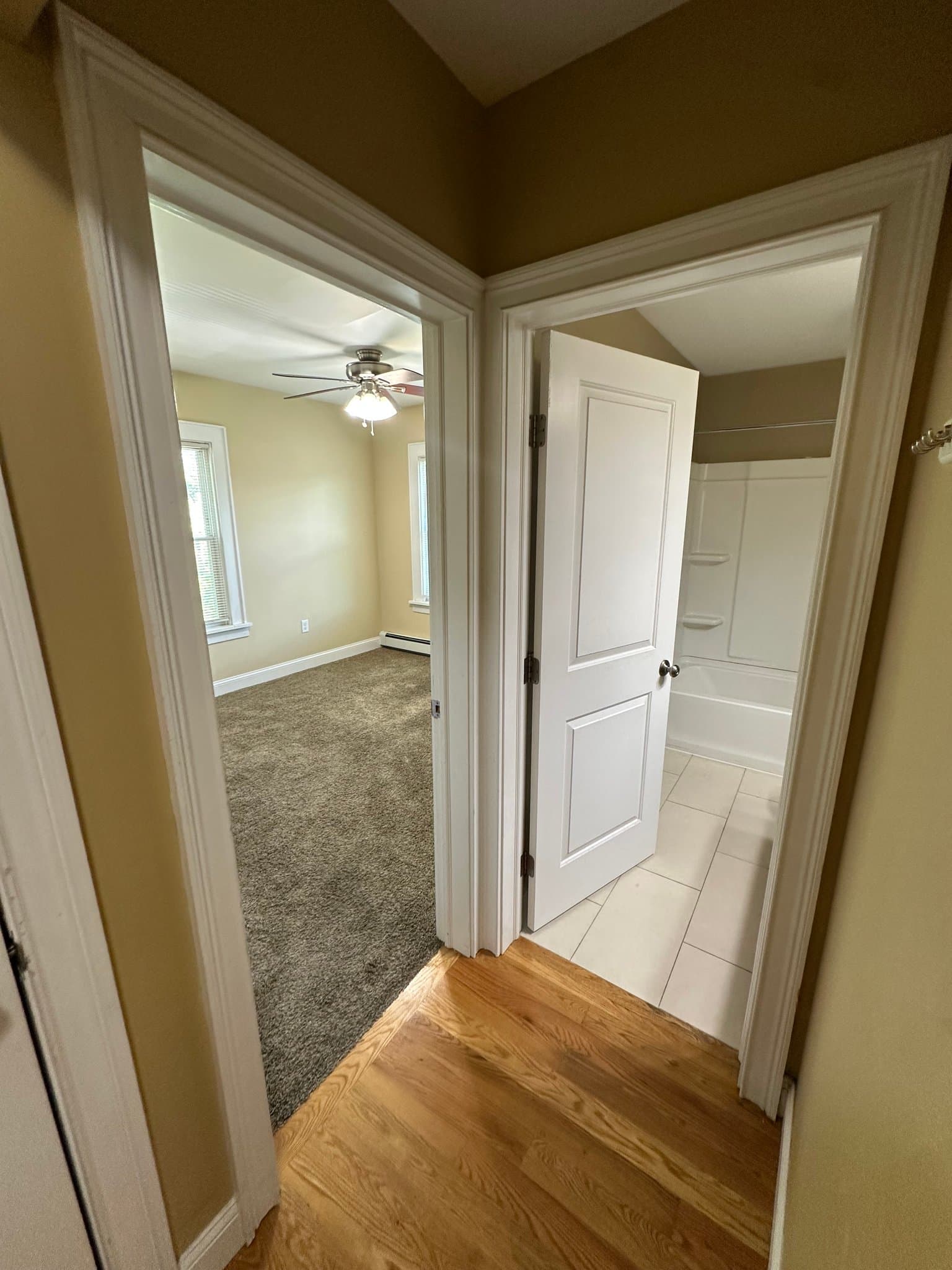Liverpool Apartment: 902 Tulip Street
