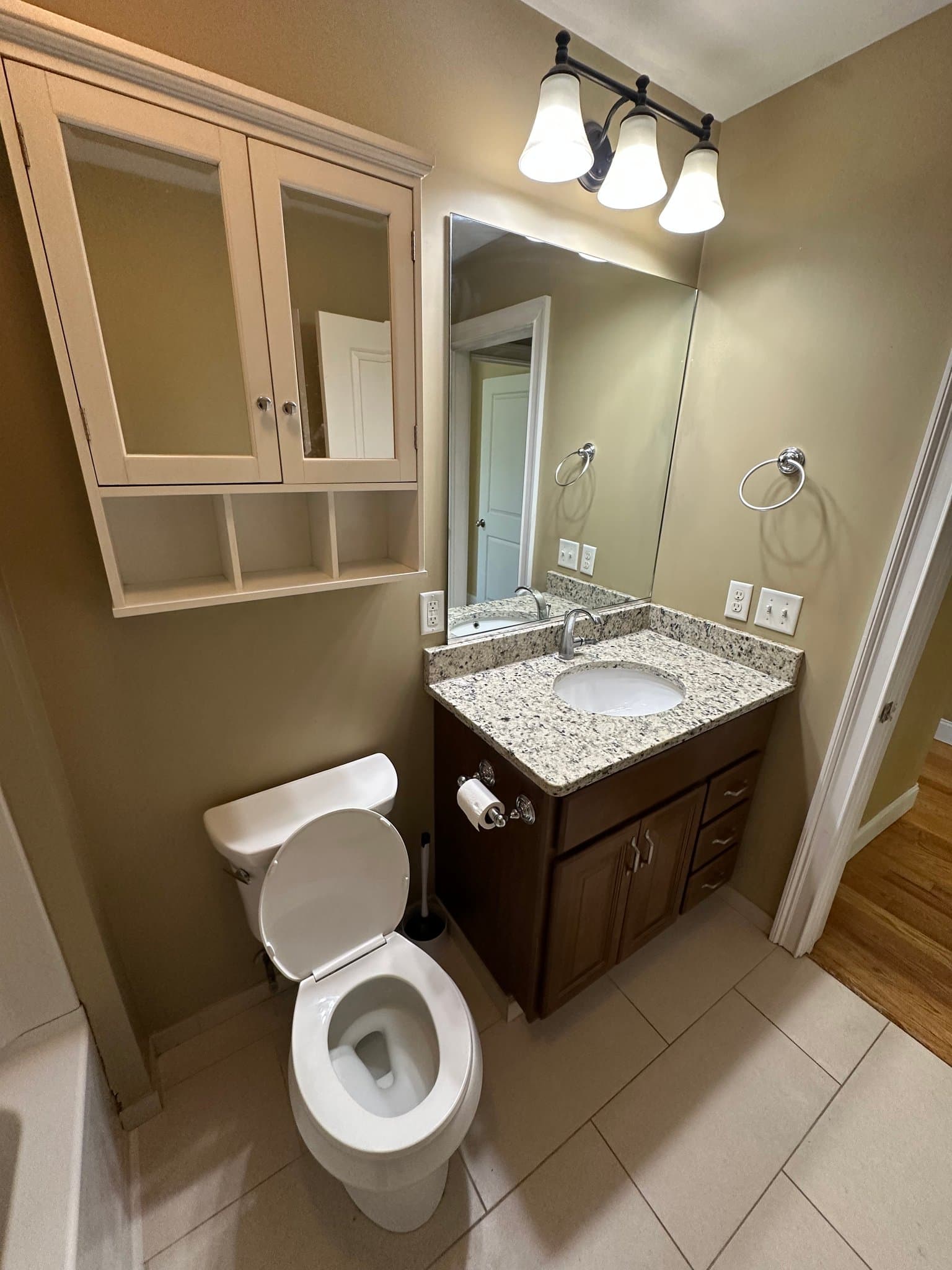 Liverpool Apartment: 902 Tulip Street
