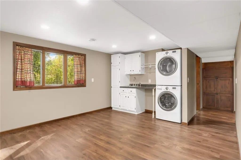 Montrose House: 6351 Brighton Ave SE