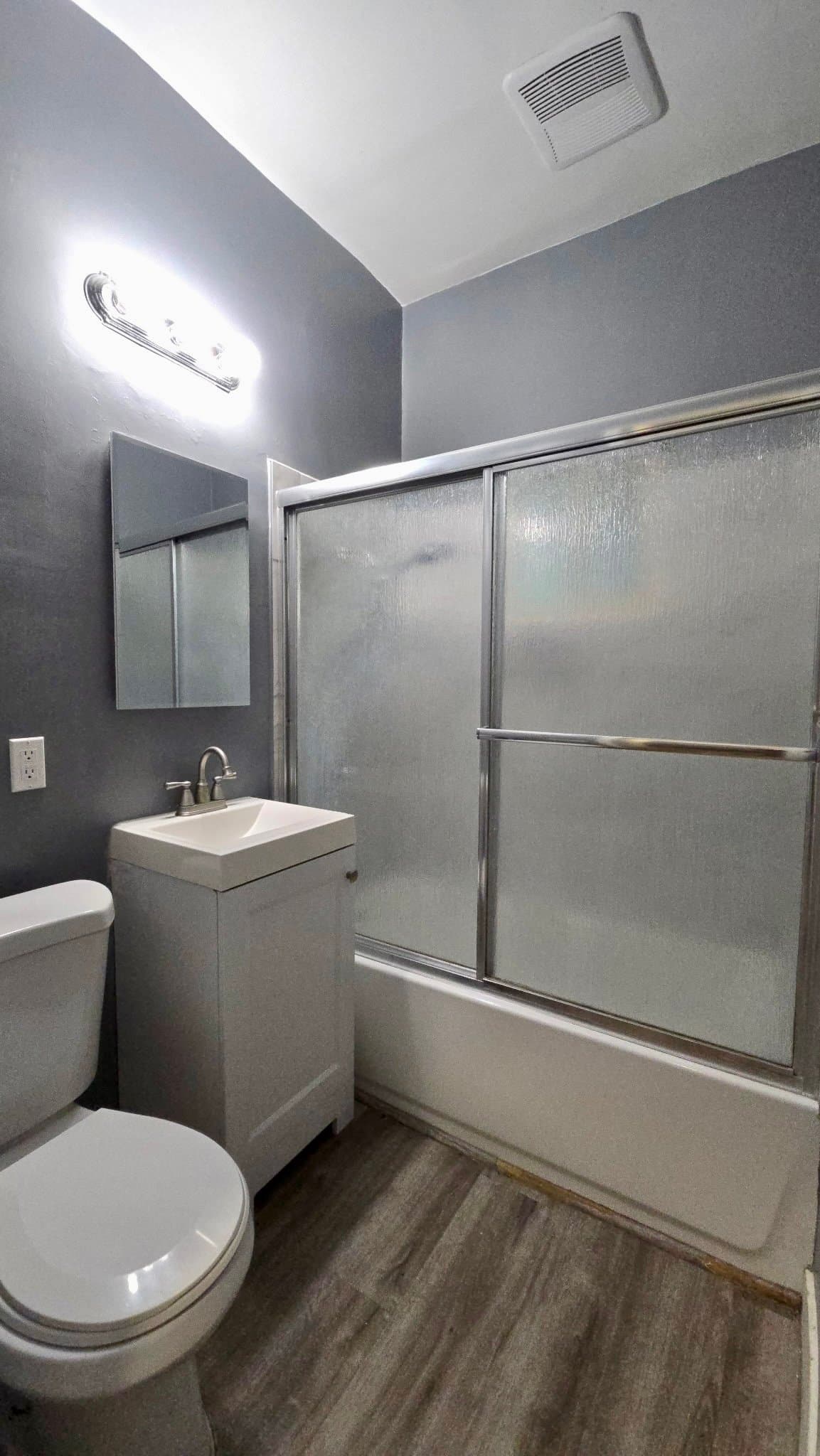 Glendale Apartment: 1140 E Elk Ave