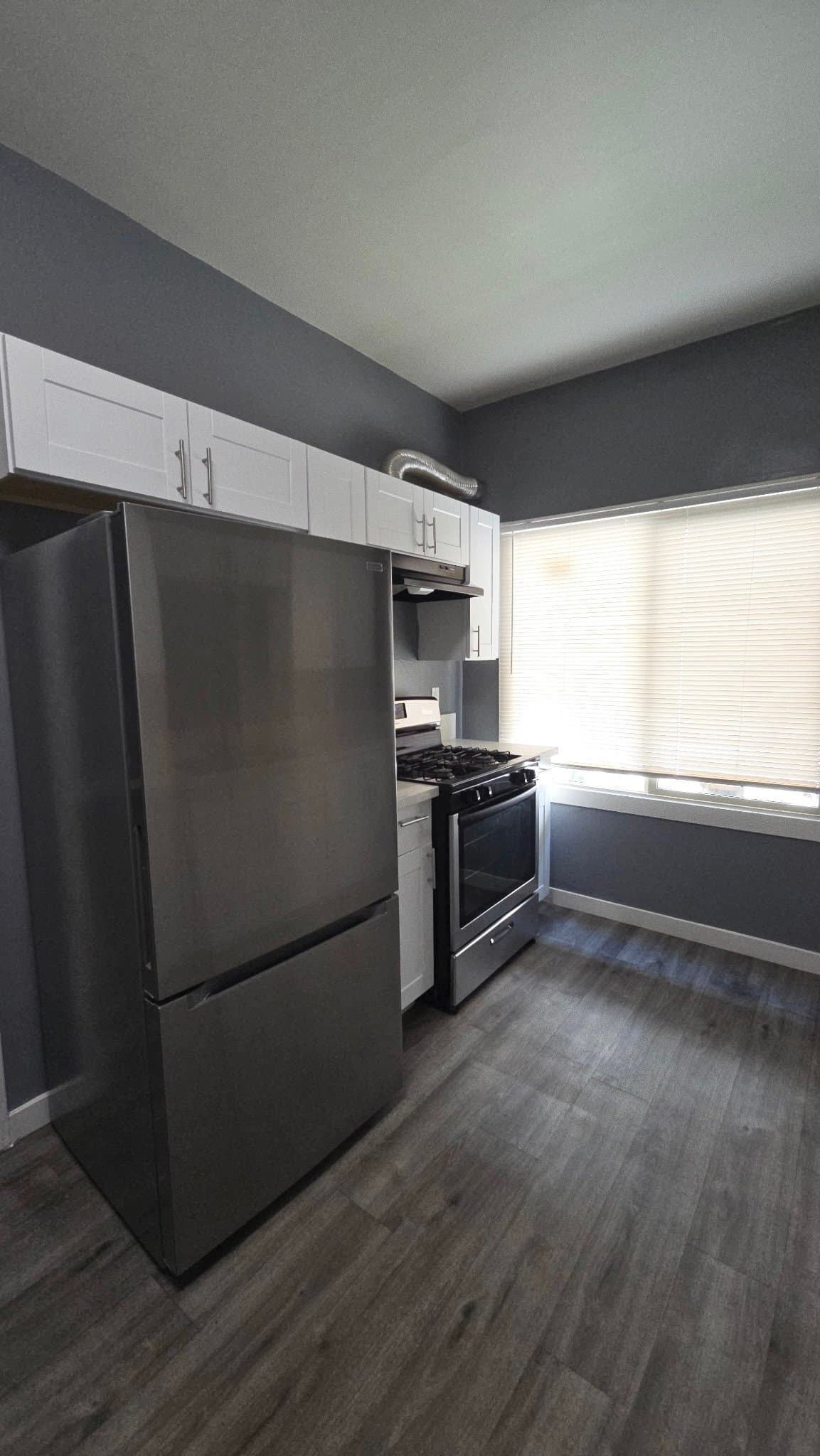 Glendale Apartment: 1140 E Elk Ave