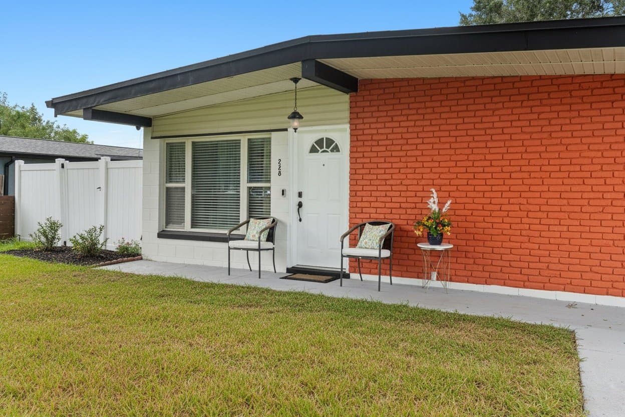 Sanford House: 228 Sunset Drive