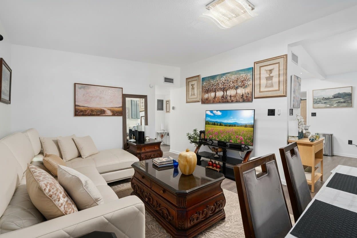 Sanford House: 228 Sunset Drive