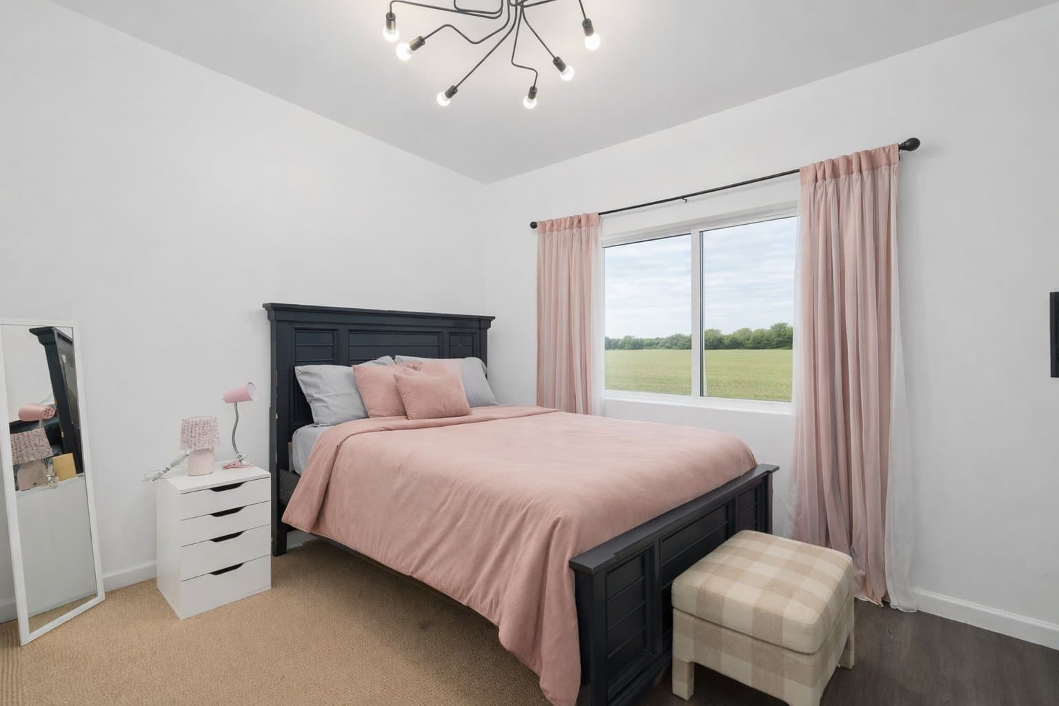 Sanford House: 228 Sunset Drive