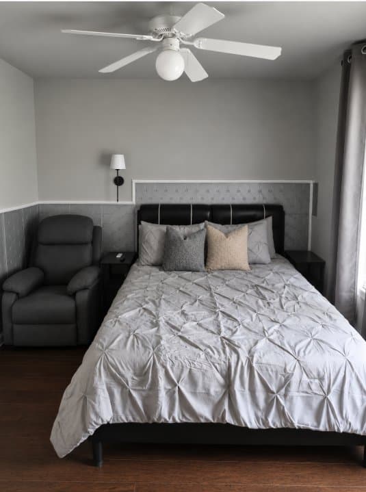Riverdale House: 7139 Highway 85