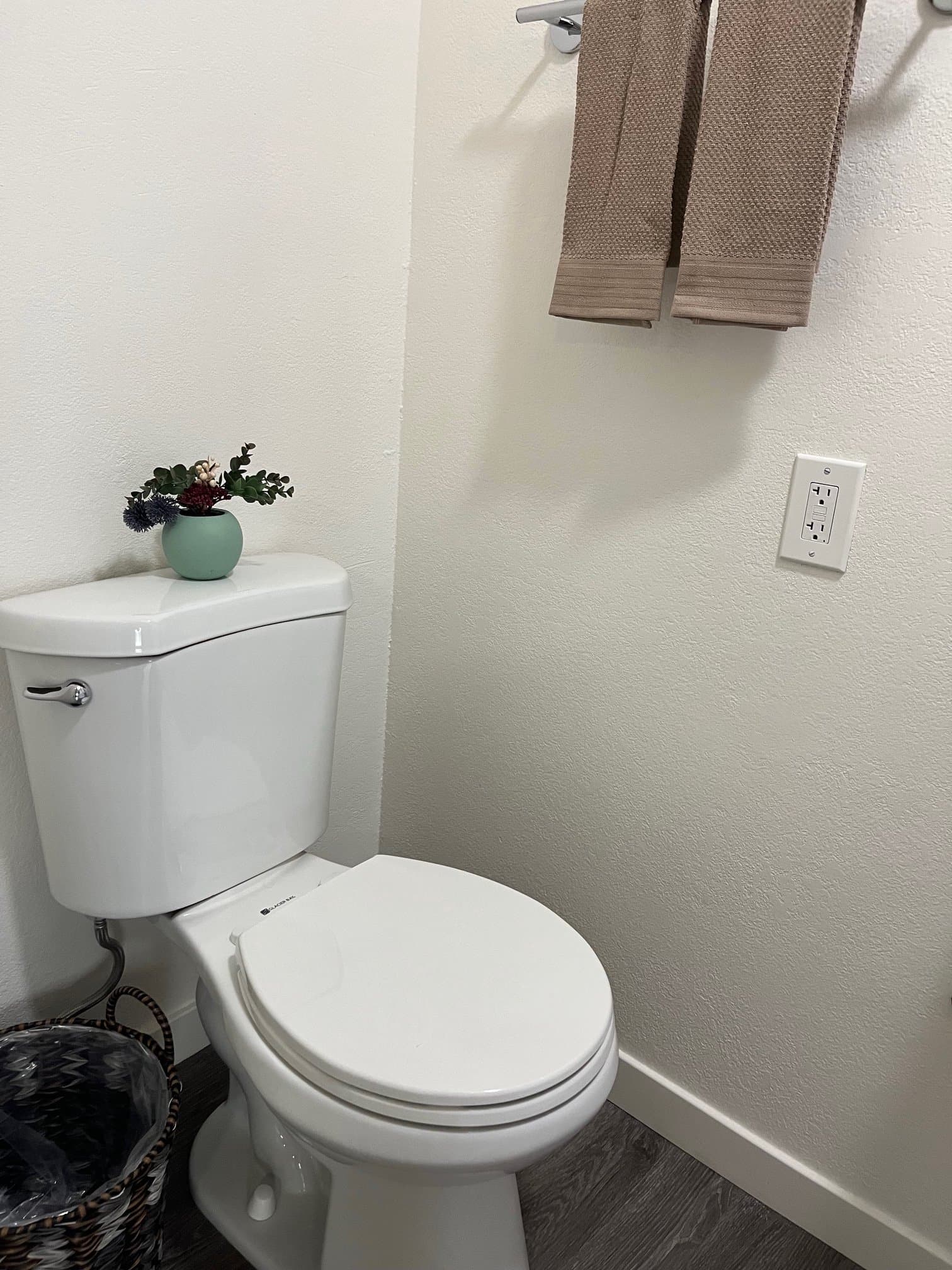 Sacramento Apartment: 1321 E St