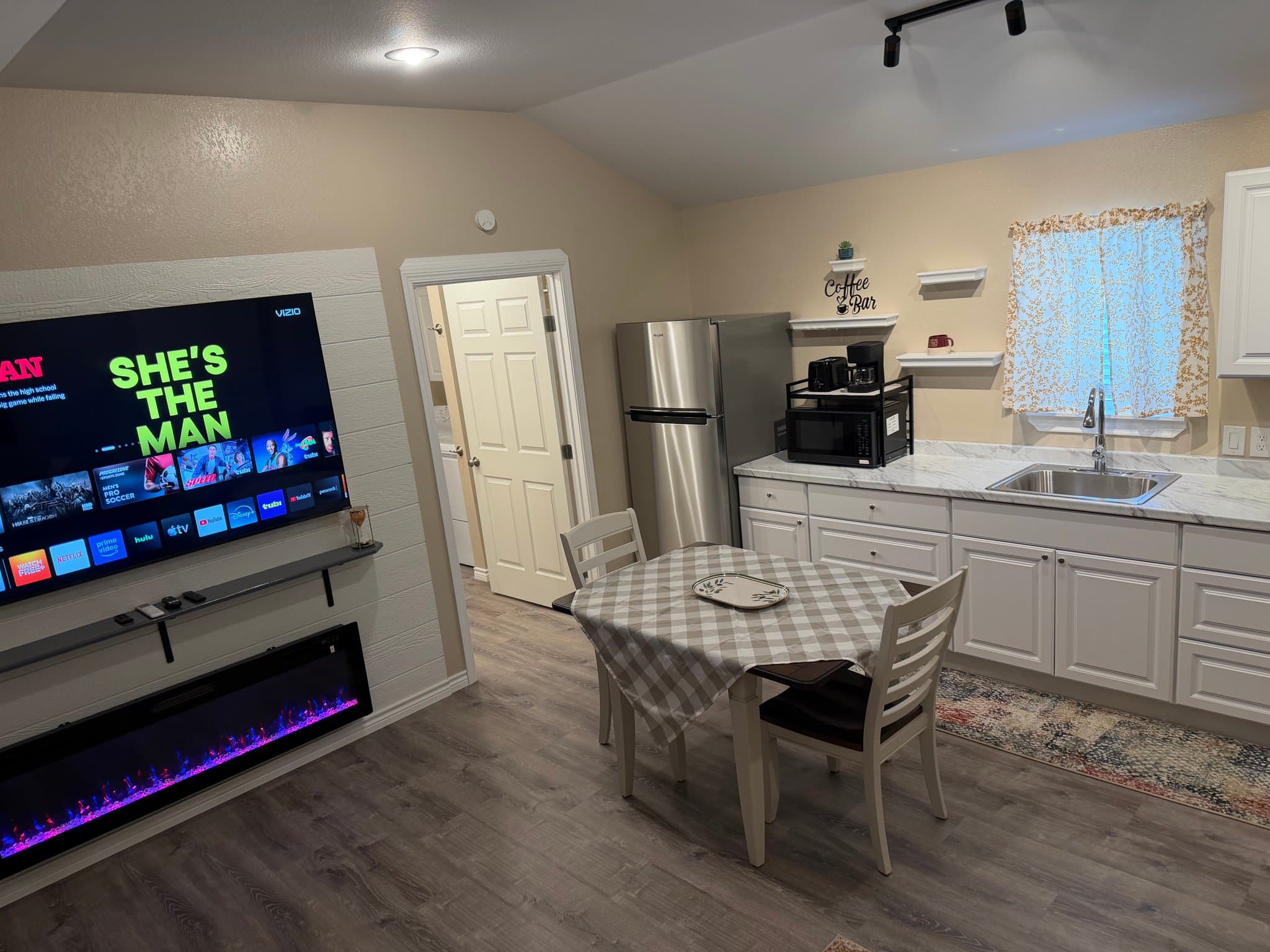 Robstown House: 2021 CR 75, B